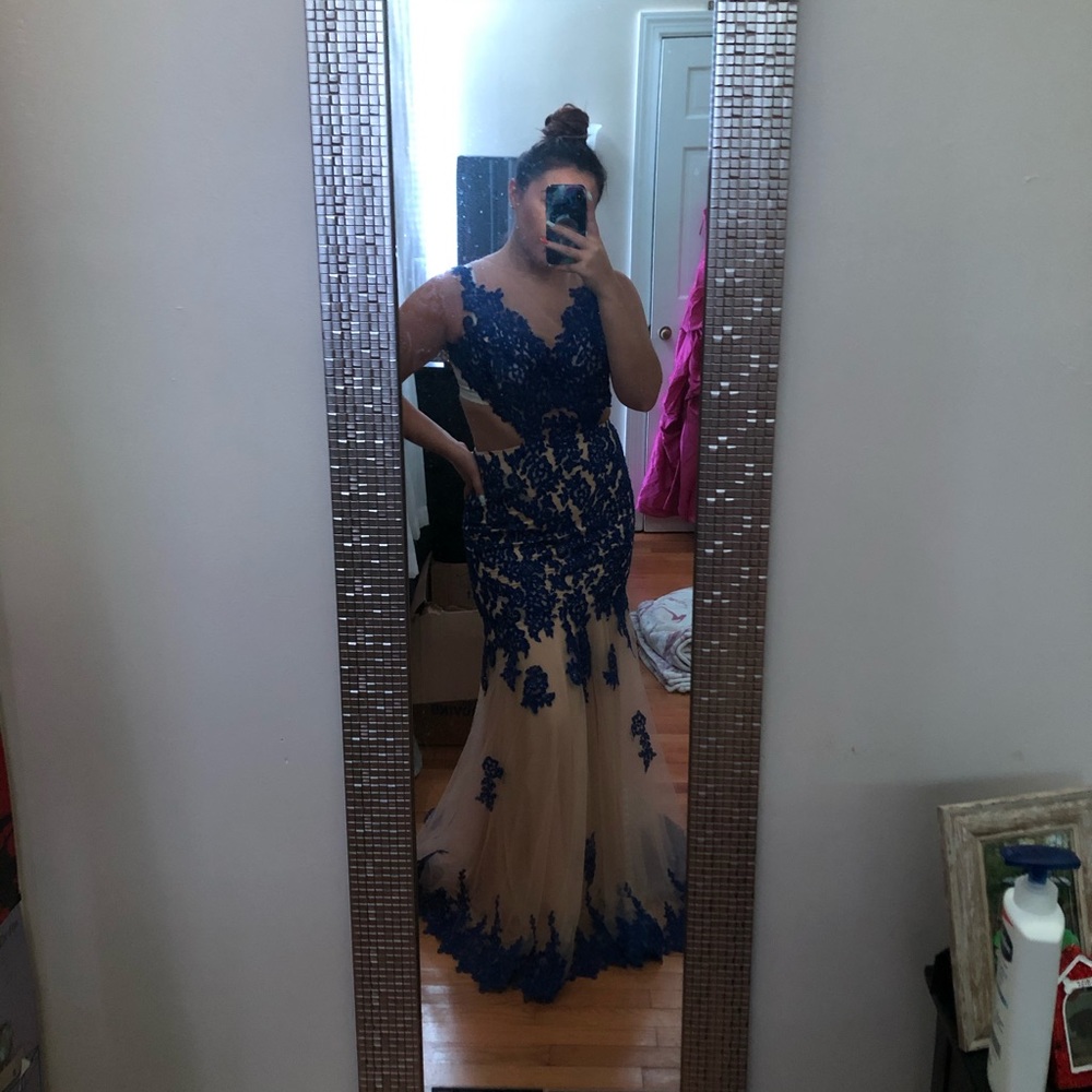 BLUE AND CREAM FLORAL PROM DRESS